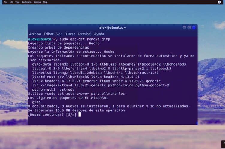 Cómo desinstalar software desde línea de comandos en Linux