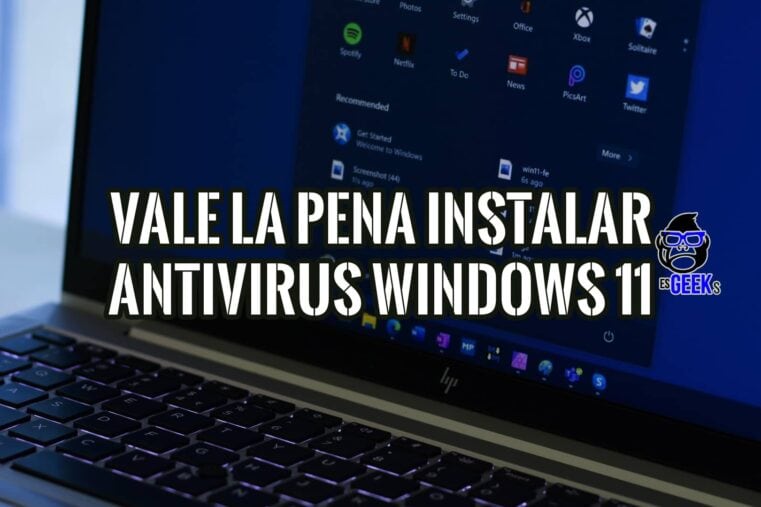 Laptop mostrando si vale la pena o no instalar un antivirus en Windows 11, con la interfaz de inicio del sistema operativo.