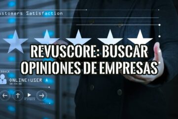 Persona usando la interfaz de Revuscore para buscar opiniones de empresas y consultar la valoración de satisfacción del cliente.