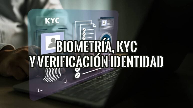 Laptop y manos escribiendo con overlay de biometría, KYC, huella dactilar y verificación de identidad
