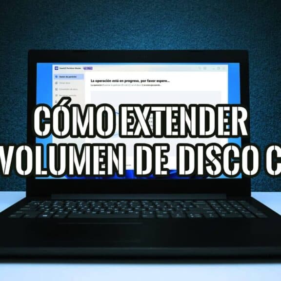 Portátil con EaseUS Partition Master ejecutando la operación para extender el volumen del disco C