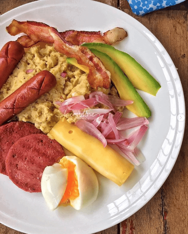 Receta de Mangu Dominicano con Longaniza, Queso y Huevo