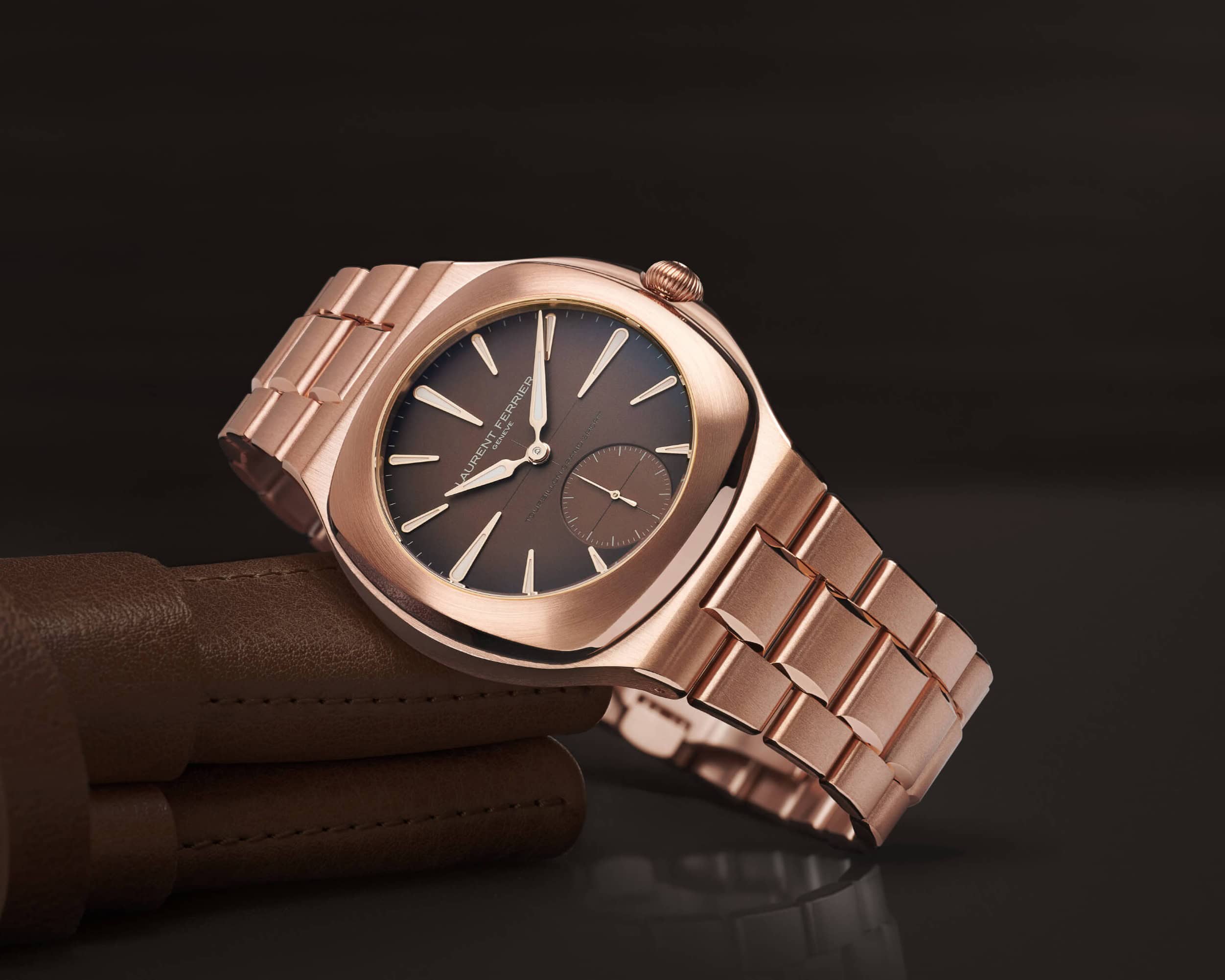 Your Concise Guide to Integrated Bracelet Watches