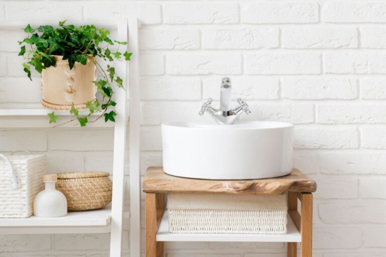 how to care for english ivy in the bathroom