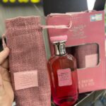 عطر موصوف الوردي للصبايا