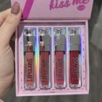 سيت حومرا 4 قطع من kiss me فقط 20 ش