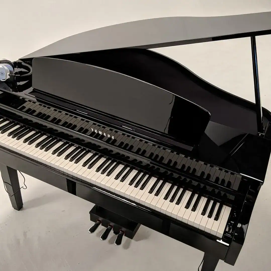 ⁦Yamaha Clavinova CLP-865GP Digital Piano⁩ - الصورة ⁦5⁩