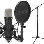 ميكروفون مكثف مع حامل سلسلة سيجنتشر من رود - NT1 أسود، XLR