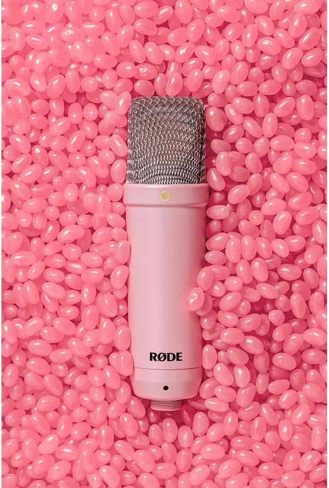 ⁦RØDE NT1 Signature Pink مايكروفون استوديو كلاسيكي بتقنية حديثة⁩ - الصورة ⁦3⁩