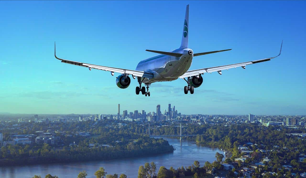 A plane on its landing approach using ILS