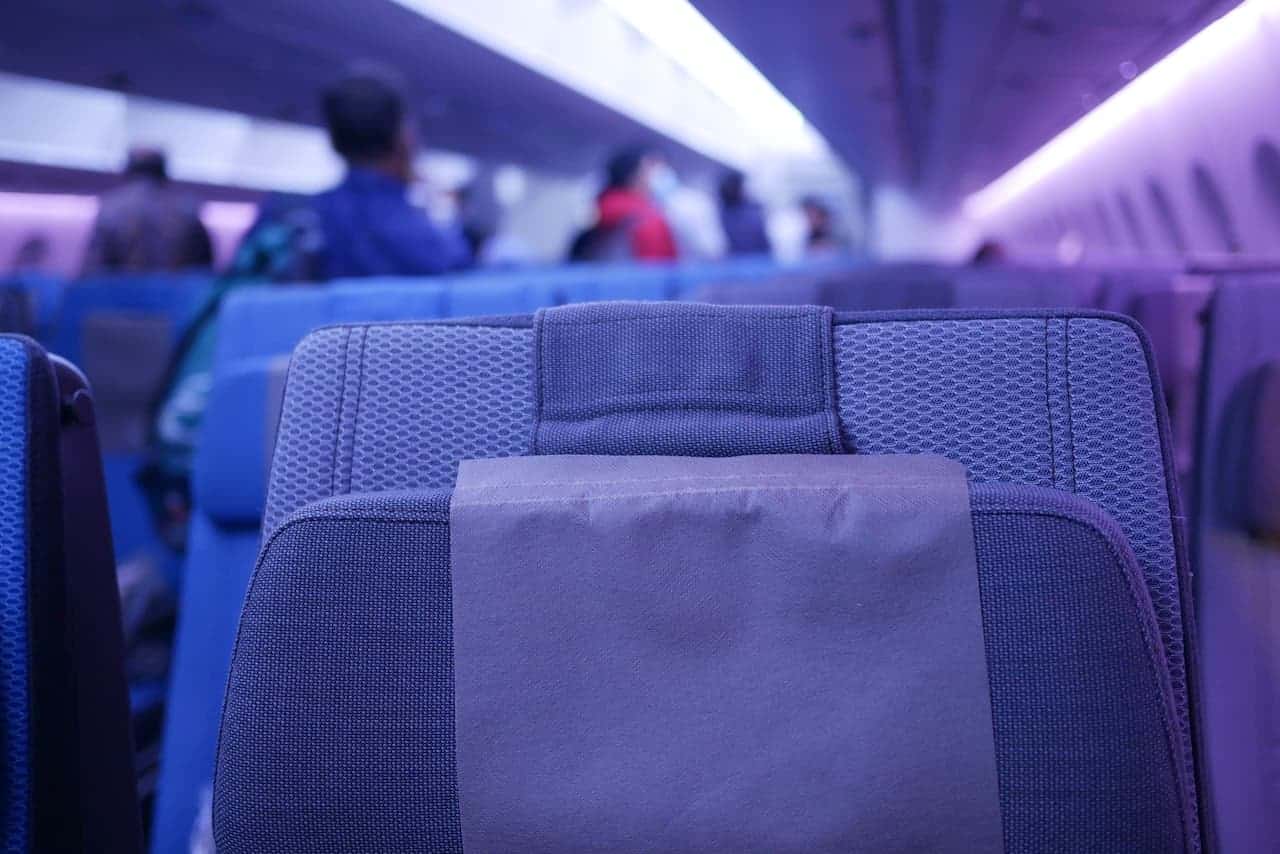 the middle seat on a plane