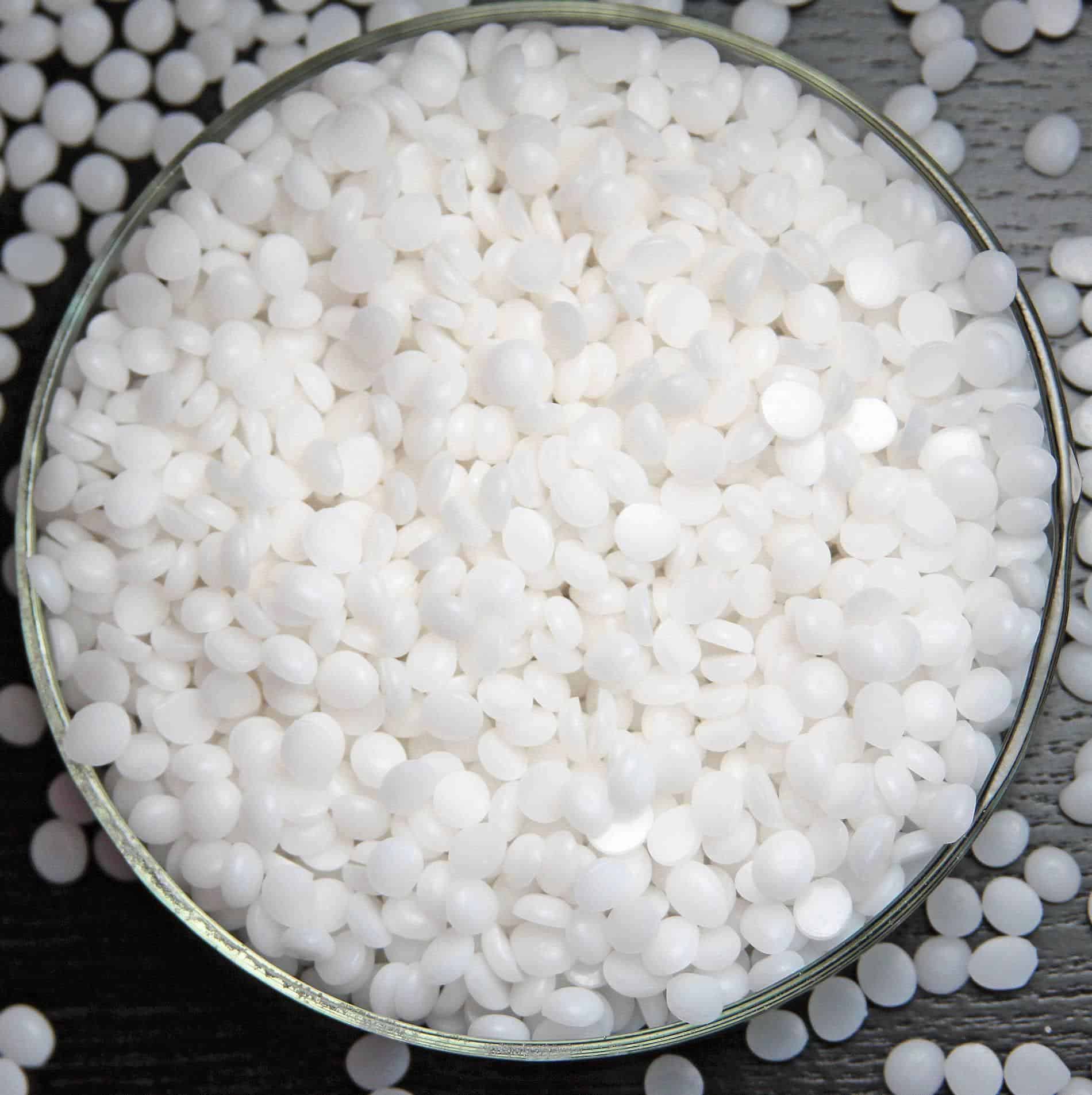 cetyl-alcohol-3 شمع عسل حبيبات ايطالي - الصورة 1