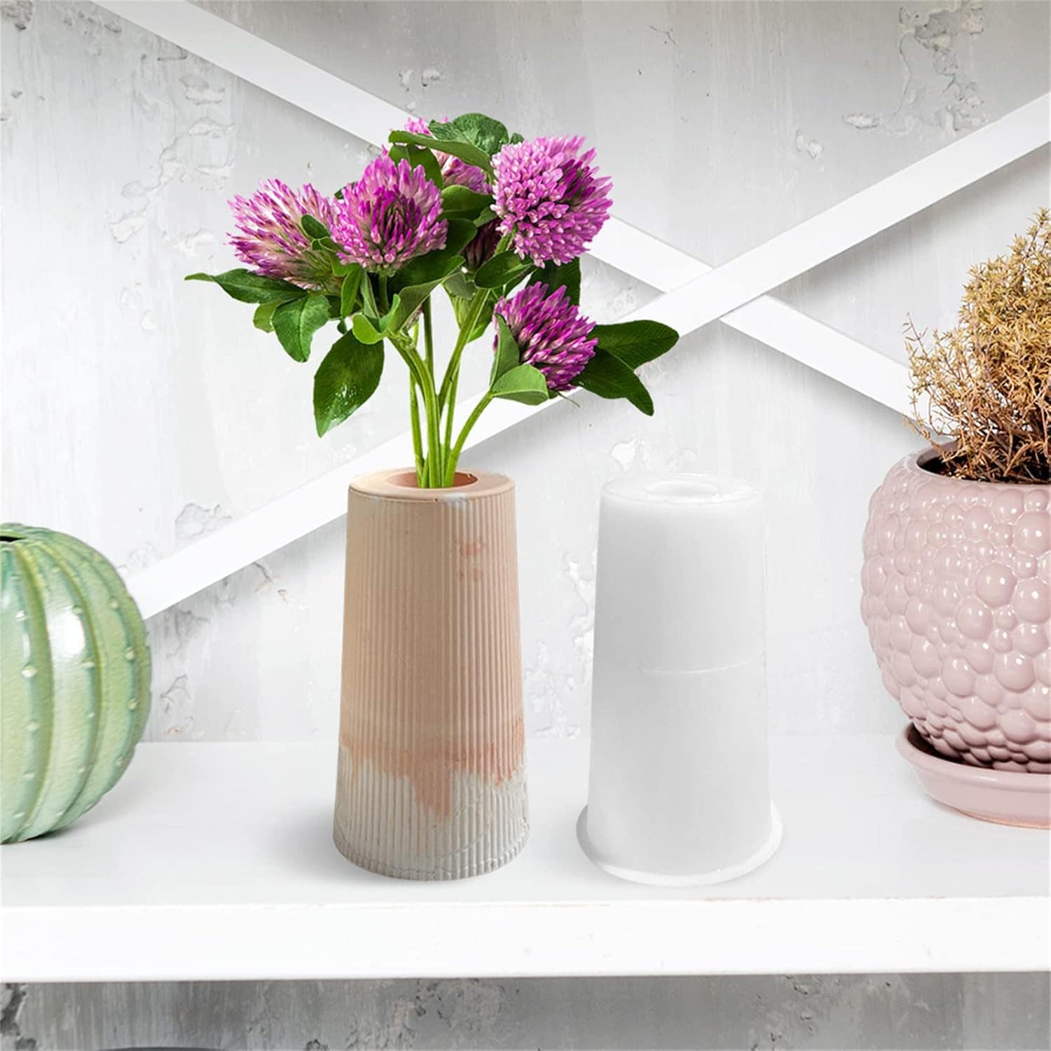 ⁦فازه طويله مخططه⁩ - الصورة ⁦1⁩