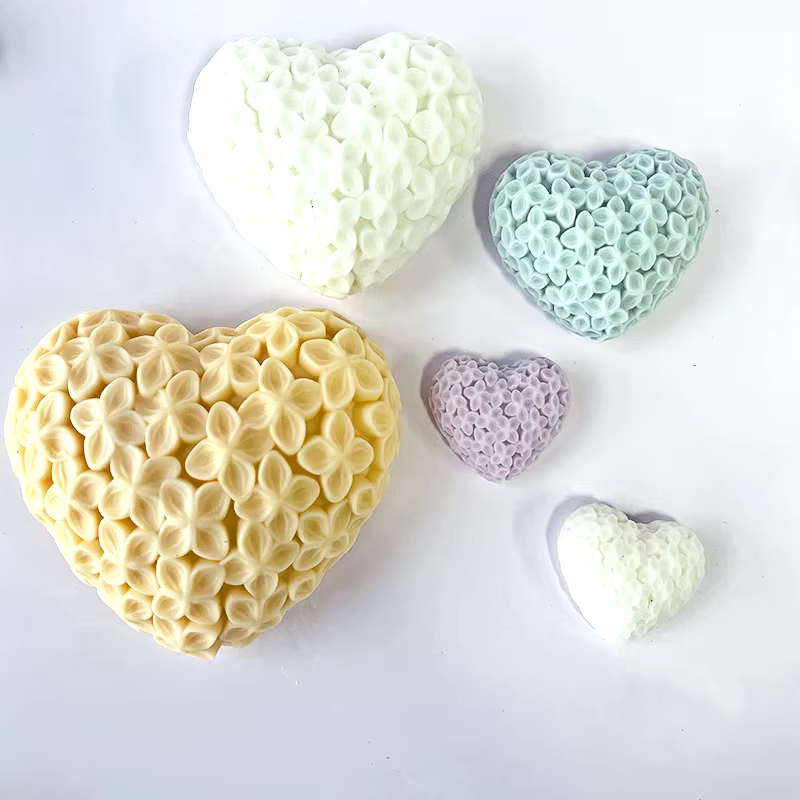 قالب قلب ورد صغير