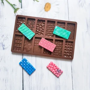قالب شوكلاتة ١٢ قطعه