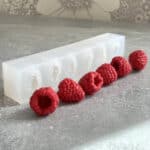 ⁦قالب توت احمر منقوش ٦ قطعه⁩ - الصورة ⁦6⁩