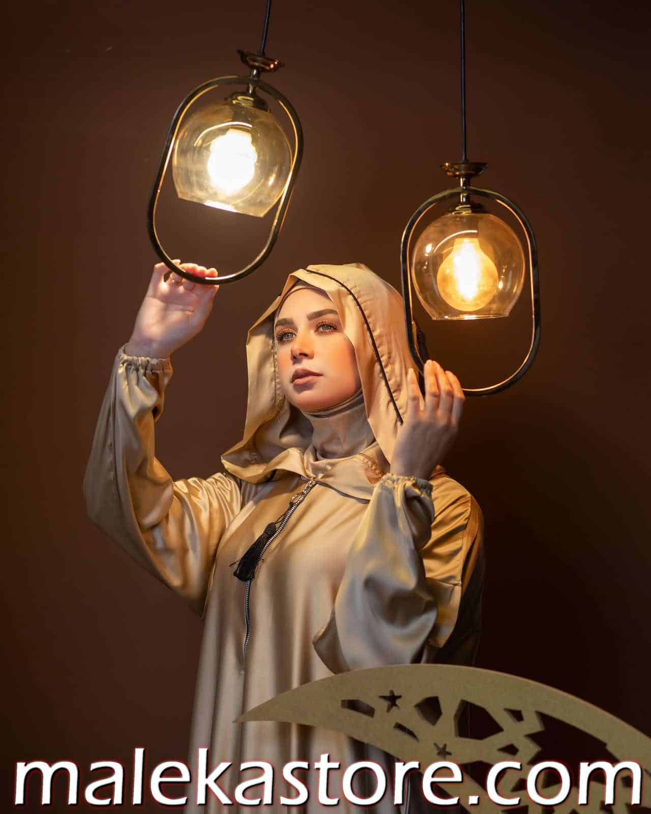 215 satan esdal gold (ABAYA) إسدال صلاة ساتان فاخر بتصميم عصري - إطلالة ملكية من malekastore - الصورة 1