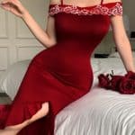 497سوقي فستان سهرة أحمر بتصميم أنيق وفتحة جانبية جذابة. احصلي على إطلالة لا تُنسى من متجر ملكة.