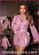 7900 lingerie rob 3pcs pinkاكتشفي روعة الأناقة مع طقم لانجري روب 3 قطع باللون الوردي الجذاب. تصميم يجمع بين الدلال والراحة، متوفر الآن حصرياً في متجر ملكة. تسوقي إطلالتك المميزة اليوم!