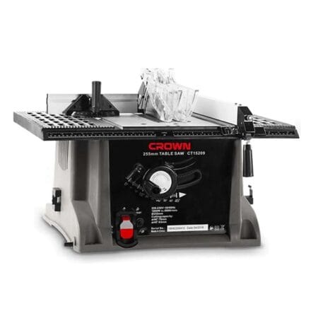 منشار ترابيزة CROWN CT15209 بقدرة 1800 وات، مزود بشفرة 255 مم (10 بوصة)، سرعة دوران 5000 دورة/دقيقة، وعمق قطع حتى 76 مم عند 90° و63 مم عند 45°، مع إمكانية إمالة الشفرة حتى 45°، مناسب لورش النجارة وصناعة الأثاث والقص الاحترافي للأخشاب.