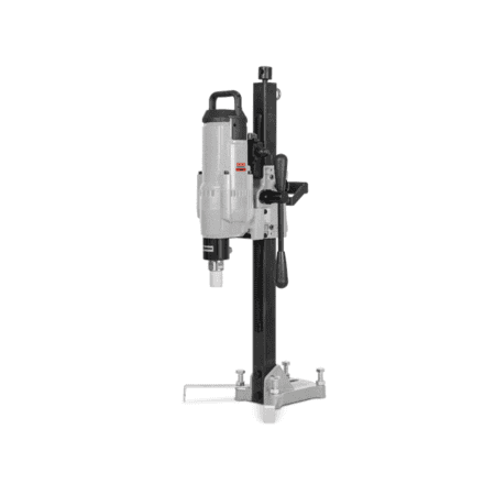 مثقاب خرسانة CROWN CT32027 بقدرة 3200 وات، يعمل بنظام التبريد بالماء، يدعم الحفر حتى قطر 260 مم باستخدام لقم الكور الماسية، بسرعة 750 دورة/دقيقة، مناسب لتخريم الخرسانة المسلحة والطوب والحجر في المشاريع الاحترافية والمقاولات.