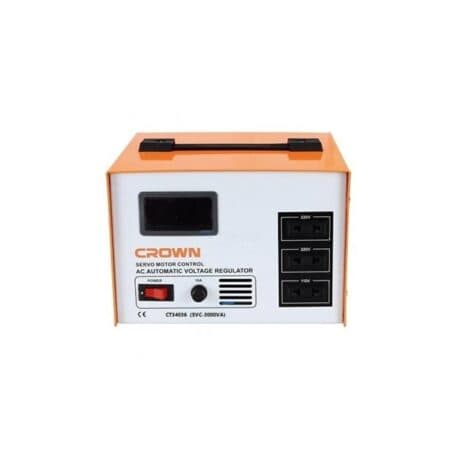 مثبت تيار ديجيتال CROWN CT34036 بقدرة 3000 وات، يعمل في نطاق جهد 140-260 فولت، مزود بملفات سلك نحاس وشاشة رقمية، مناسب لحماية الأجهزة الكهربائية من تقلبات وانخفاض وارتفاع الجهد الكهربائي في المنازل والمكاتب والمحلات.