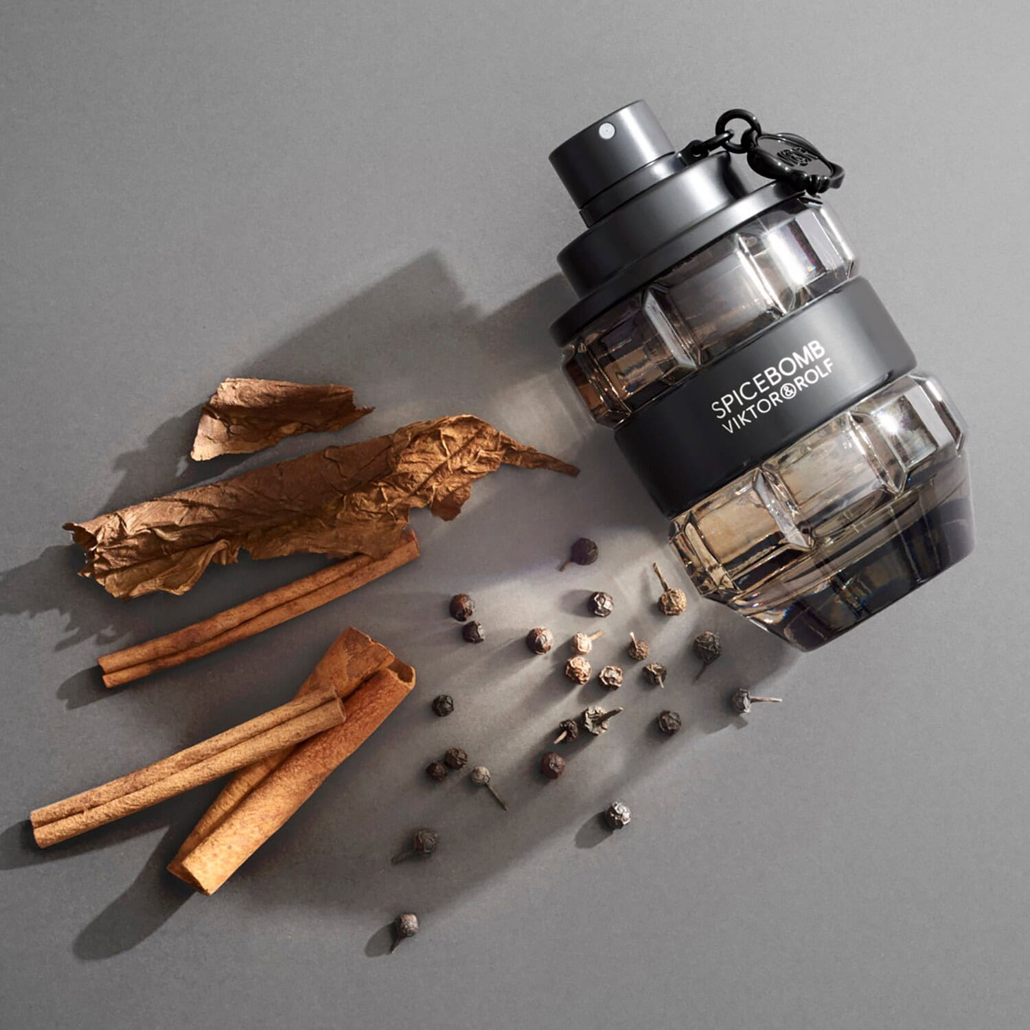 Viktor-Rolf Spicebomb عطر سبايس بومب من فيكتور آند رولف - الصورة 1