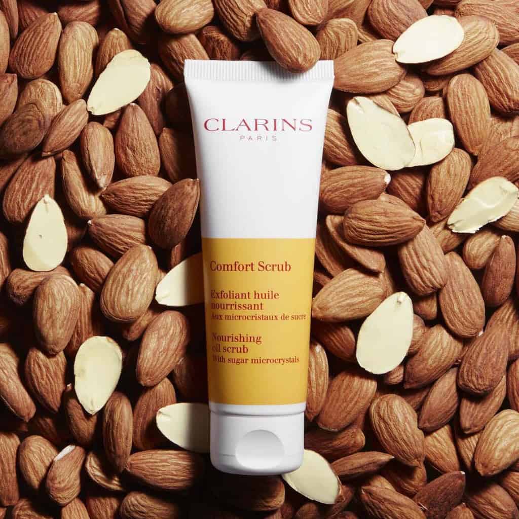 ⁦مقشر زيتي كومفرت سكراب بزبدة المانغو من كلارنس⁩ - الصورة ⁦1⁩