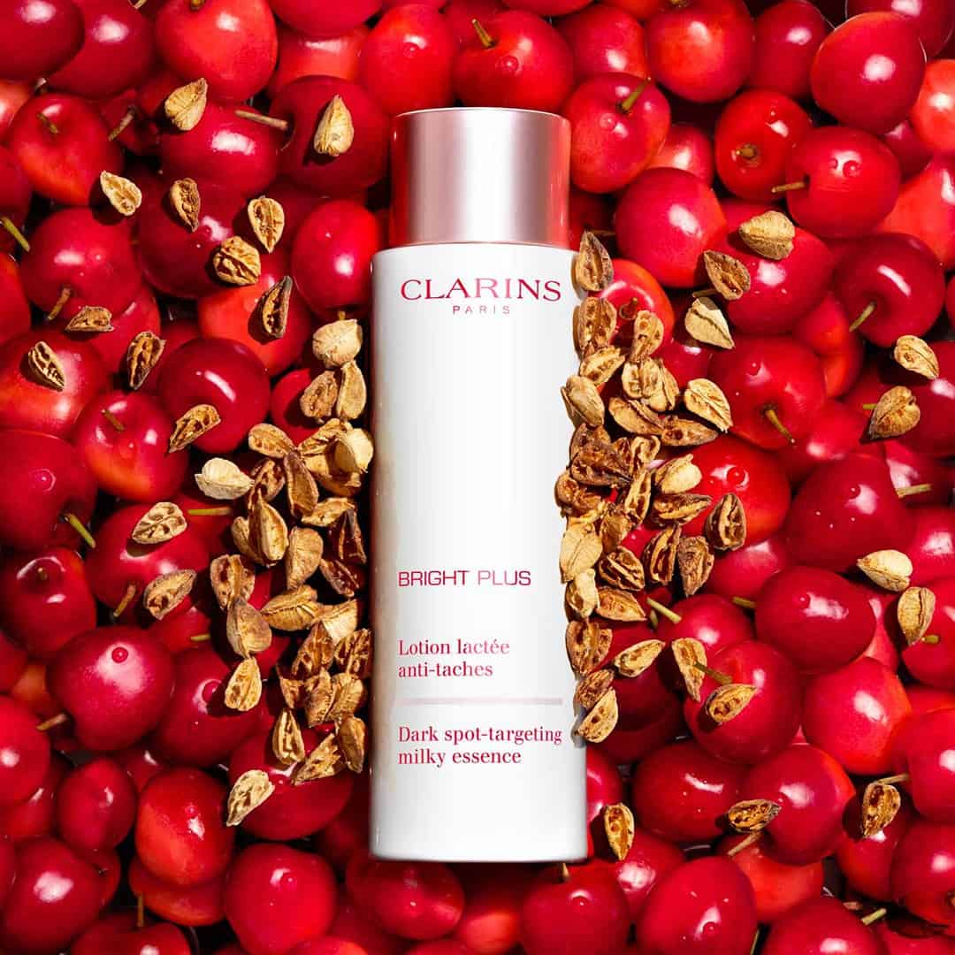 Clarins Bright Plus Dark Spot-Targeting Milky Essence حليب مركز برايت بلاس ضد البقع من كلارنس - الصورة 1