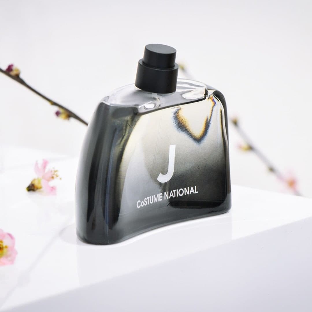 Costume National J Eau de Parfum عطر جي J من كوستوم ناشونال - الصورة 1