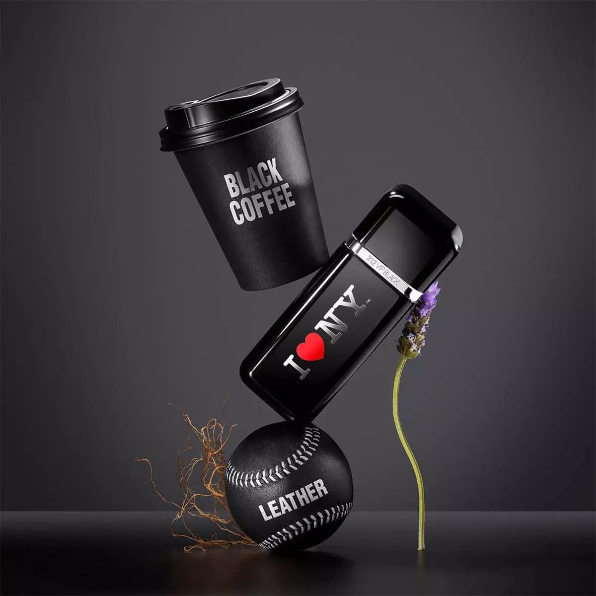 Carolina Herrera 212 VIP Men Black I ♥ NY EDP Limited Edition عطر 212 في آي بي بلاك I ♥ NY للرجال كارولينا هيريرا - الصورة 1