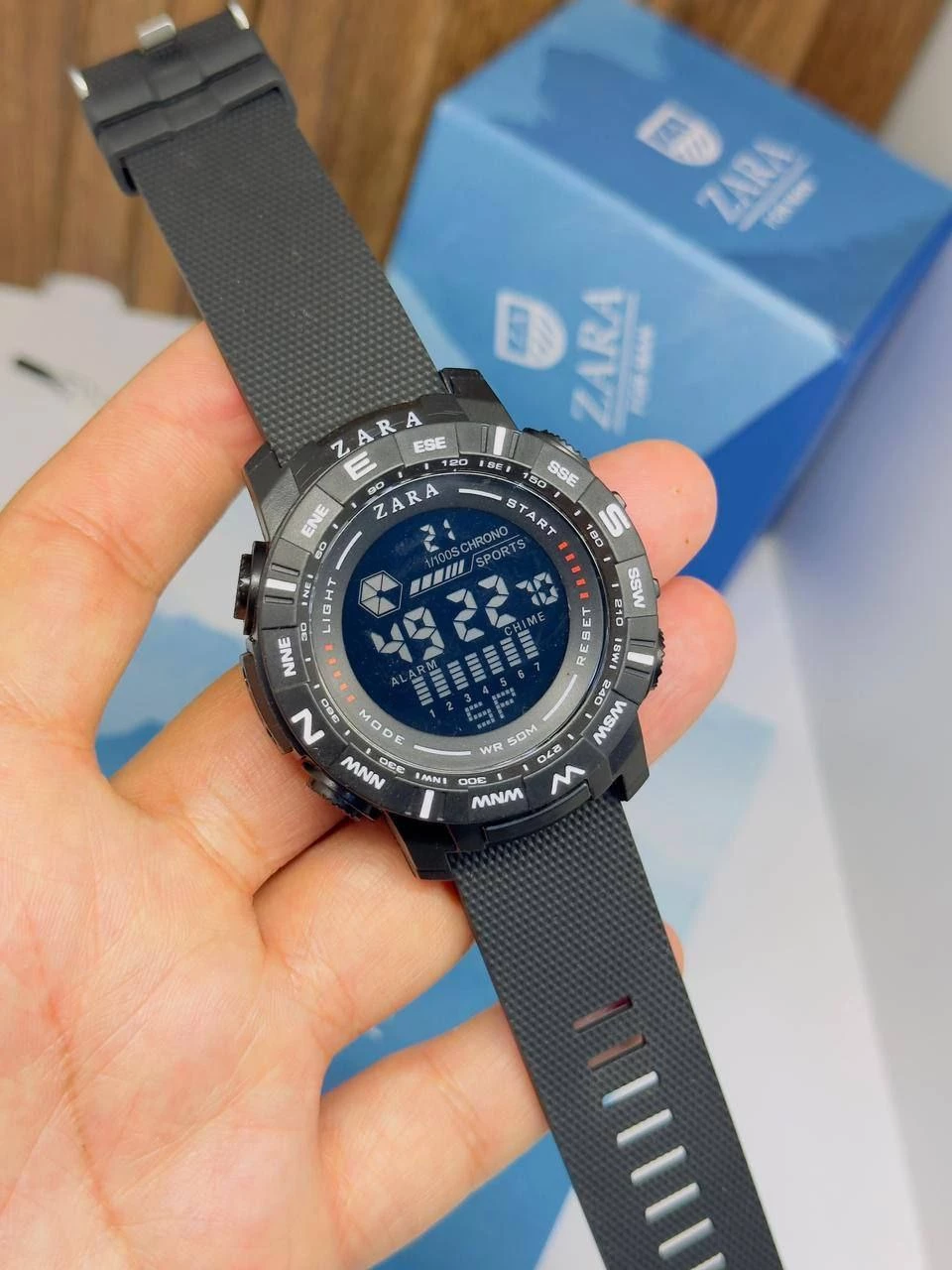 1723642888966bcb4086bce0 ساعه Zara الرياضيه - الصورة 1