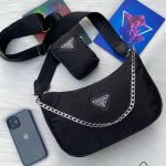 شنطة حربمي Prada