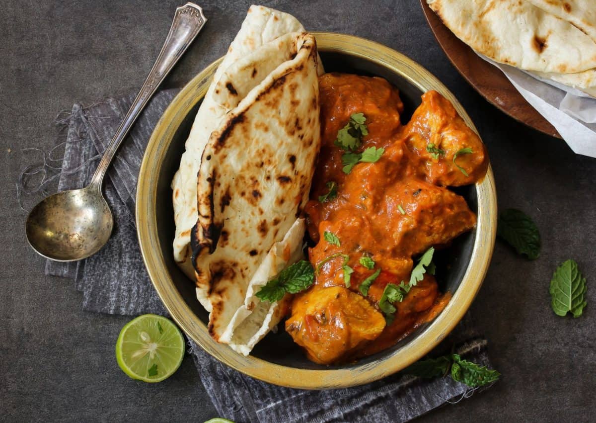 7 Delicious Recipes to Eat with Naan (Recipe Guide)