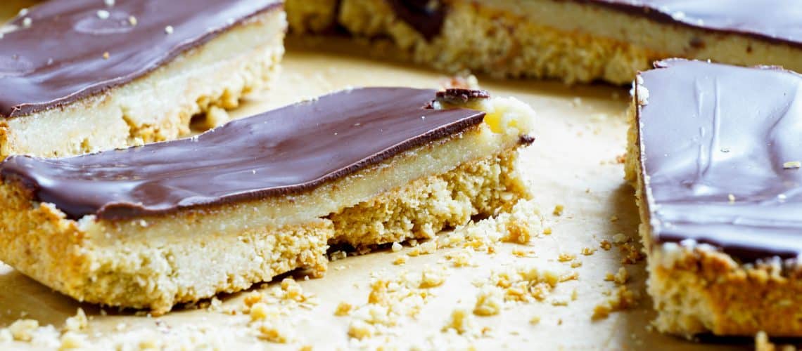Twix (vegansk) – knaprigt och krämigt med chokladtopping