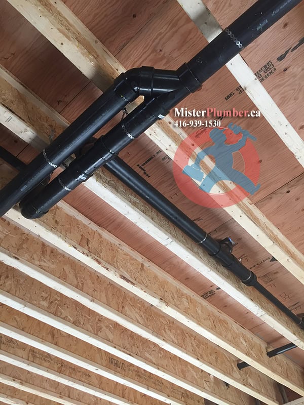 Drain pipes installation under ceiling