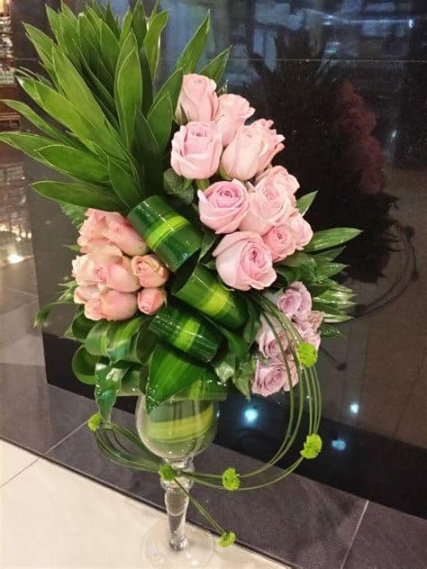49776b734717c3729fbd451b20e5e451 كأس مع تنسيق ورد مميز - Image 1