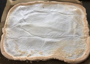 Rolada bezowa z owocami - 3D8D1686 1D1A 4DF9 B7C0 EC56D4870046