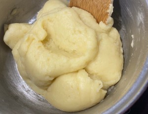 Ciasto czekoladowe z profiterolkami - 331B1E03 44DD 4045 B24D 409CBA64FBCC