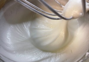 Bezowy tort cyfrowy - 4FAC9CB8 76C4 4F7E B2DB FB70F01ABBEB