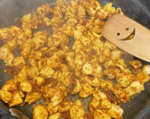 Kurczak z makaronem i szpinakiem w kremowym sosie curry - 66D701A2 2ABD 421D 84C7 7D13FBE7D3CE