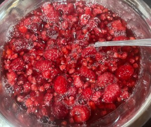 Ciasto czekoladowe z kremem karpatkowym i malinami - 24BE8F93 0983 4AE0 980C 67EEC9774546