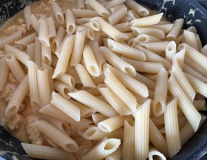 Penne w sosie śmietankowo-brokułowym z kurczakiem - IMG 5714