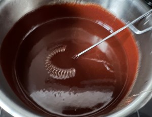 Ciasto czekoladowe z kremem karpatkowym i malinami - IMG 9958