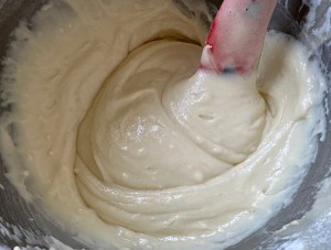 Babka jogurtowa z malinami - IMG 3329