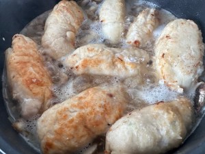 Roladki z kurczaka w sosie pieczarkowym - IMG 6041