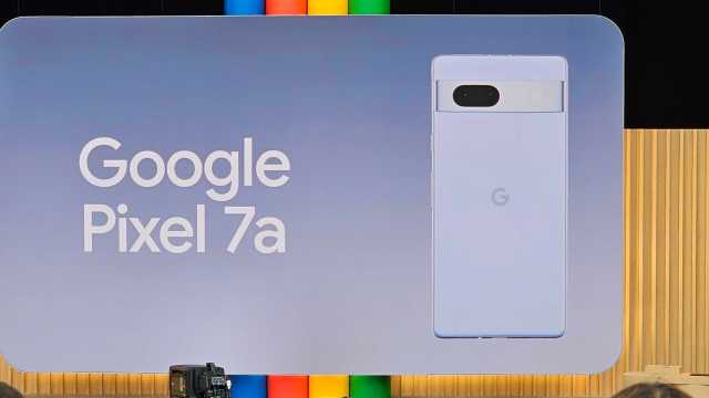 Google Pixel 7a slide