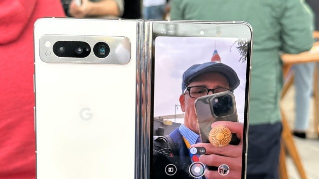 Google Pixel Fold cameras showing Lance