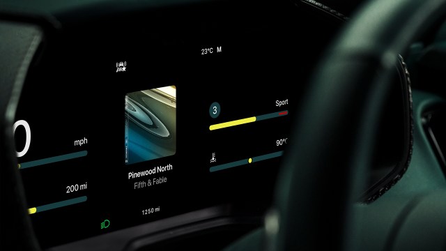 Aston MArtin Apple CarPlay Ultra