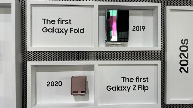 A display showing two Samsung Galaxy foldables